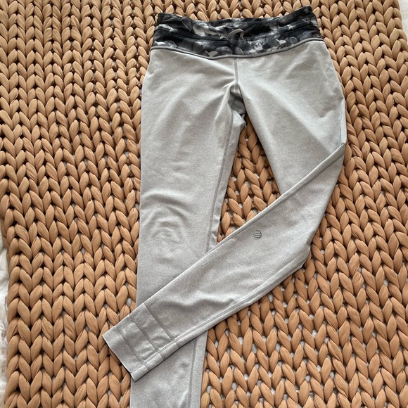 Reversible athletic leggings - Picture 2 of 4